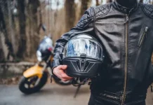 Helm Full Face atau Half Face, Mana yang Lebih Aman untuk Pengendara Motor?