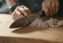 Kenapa Mata Perih saat Memotong Bawang? Ini Penjelasan Ilmiahnya