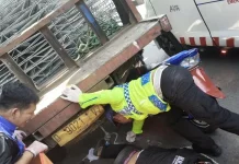 Pengendara Motor Tewas usai Tabrak Truk Parkir di Jalan Soekarno Hatta Bandung