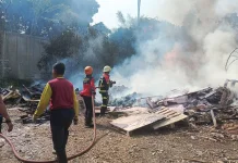 Api di Lahan Kosong Merembet, Gudang PT Trisula Cimahi Terbakar