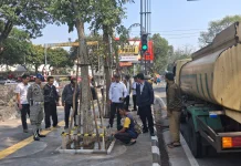 DPKP Bandung Tanam 10 Pohon Mahoni di Jalan R.E. Martadinata