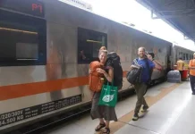 WNA, Bule Wisatawan Mancanegara Makin Memilih Kereta Api