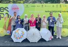 Payung Geulis Kota Tasikmalaya Tampil Memukau di FESPIN Solo