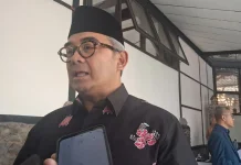 Farhan Minta Stok Masker Dicek, Harga Tak Boleh Melonjak akibat Abu Vulkanik