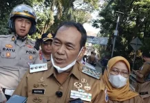Abu Gunung Anak Krakatau Terpapar ke Cimahi, KBM Masih Tatap Muka