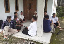 Babinsa Koramil Cijambe Gelar Komsos, Ajak Warga Jaga Keamanan dan Kenakalan Anak