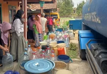 Krisis Air, Tagana Distribusikan Air Bersih kepada warga Cibalanarik Tasikmalaya
