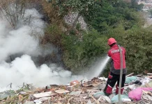 Bakar Kabel dan Ban, Lahan Kosong di Cibeber Cimahi Terbakar