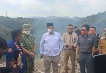 Diduga Jadi Tempat Penimbunan Sampah Ilegal, Lahan Kosong di Ciumbuleuit Terbakar