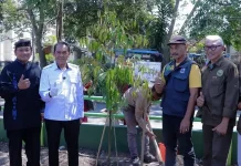Bukan Sekadar Pengganti, Pohon Durian hingga Trembesi Ditanam di Cimahi