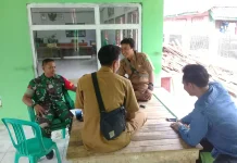 Babinsa Koramil Binong Komsos Denga Aparatur Desa, Bahas Soal Lingkungan
