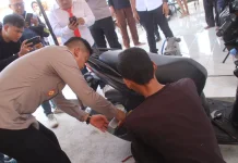 Wujud Kepedulian Polri, 100 Driver Ojok Dapat Ganti Oli Gratis Dari Polres Subang