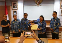 Produk Kearifan Lokal Minyak Akar Wangi Garut Kantongi Sertifikat Geografis