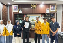 Beri Penghargaan Pelajar Pontren Amanah, Diky : Direspon Legislator Pusat juga