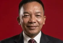 Priyayi Modern : Menyingkap Hantu Patrimonialisme di Balik Seragam