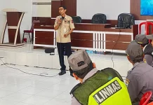 Anggota Linmas di Tasikmalaya. Mendapat Pelatihan Mitigasi Bencana