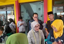 Warga Keluhkan Pengurangan Takaran Beras Bantuan Pangan