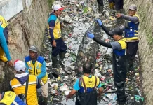 Antisipasi Banjir, DLH Kota Tasikmalaya Intensifkan Pembersihan Saluran Air