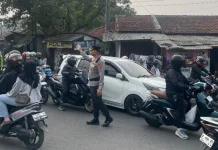 Kapolresta Bandung Turun Langsung Atur Lalu Lintas di Katapang