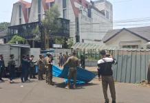 Satpol PP Bandung Tertibkan 40 Lapak dan Bangunan Di Hasanuddin-Surya Kencana