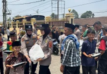 Kegiatan Jumat Berkah Polres Tasikmalaya Pererat Silaturahmi Polri dengan Warga