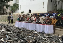 Polres Cimahi Musnahkan Botol Miras, OKT, Tembakau Sintetis hingga Knalpot Brong