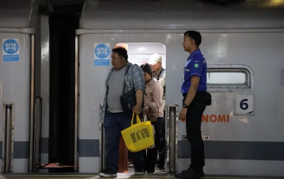 Angkutan Lebaran, Okupansi Pengguna Kereta Tembus 100% Lebih