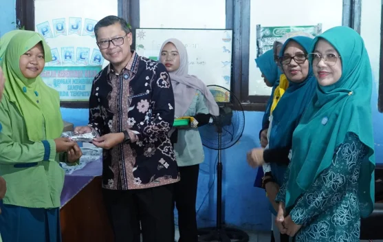 Ribuan Siswa SD dan SMP di Subang Dapat Kacamata Gratis