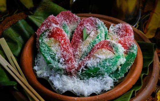 Cemilan Berbahan Pokok Singkong, yang Dibuat saat Kegiatan Gotong Royong