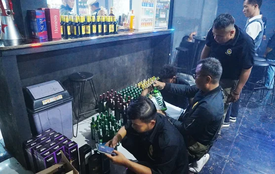 Bupati Reynaldi, Sidak ke Sejumlah Titik Penjualan Miras Ilegal