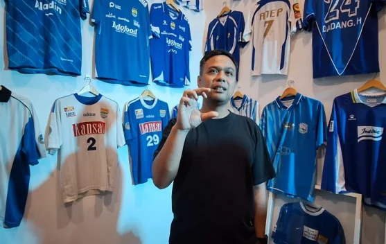 Dari 1994 hingga Juara Terbaru, Jersey Persib Bandung Dipamerkan