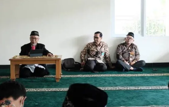 Pelihara Iman Taqwa, Lestarikan Bahasa Sunda lewat Khutbah