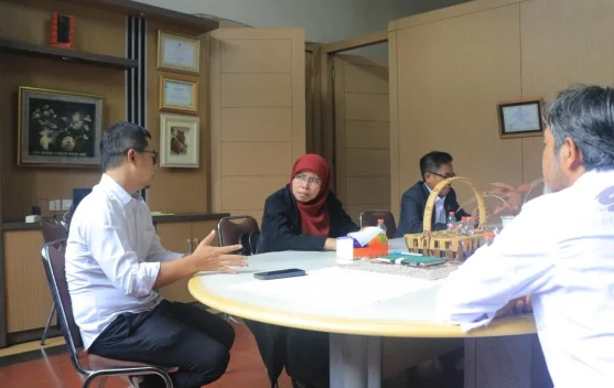 Siti Muntamah Soroti Kendala Verifikasi saat Tinjau SPMB di SMAN 3 dan 5 Bandung