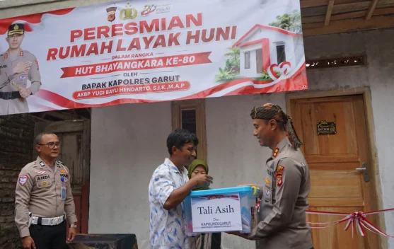 Bantuan Kemanusiaan,Polisi Salurkan Rumah Layak Huni