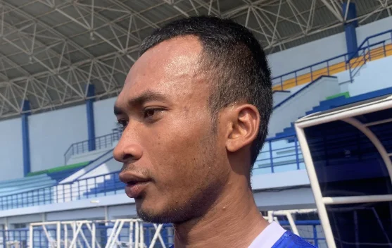 Robi Darwis Kenang Momen Berharga Bersama Persib - RRI.co.id