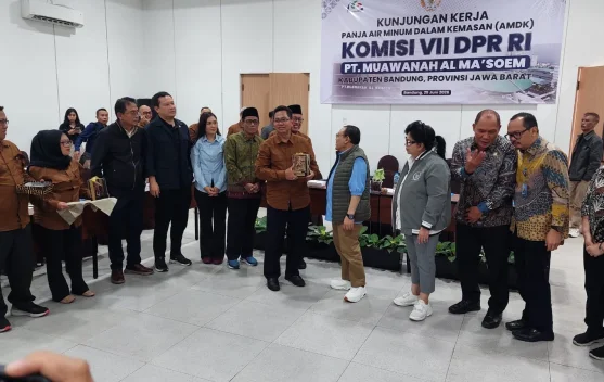 DPR Dalami Praktik Maklon AMDK, Tanggung Jawab Produsen Jadi Sorotan