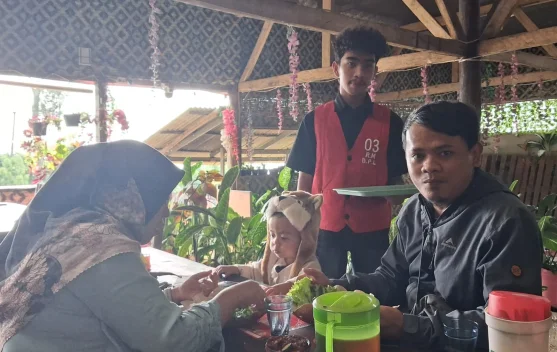 Libur Sekolah RM Dewi Punclut Lembang Ciater Depan Castello Banyak Dikunjungi