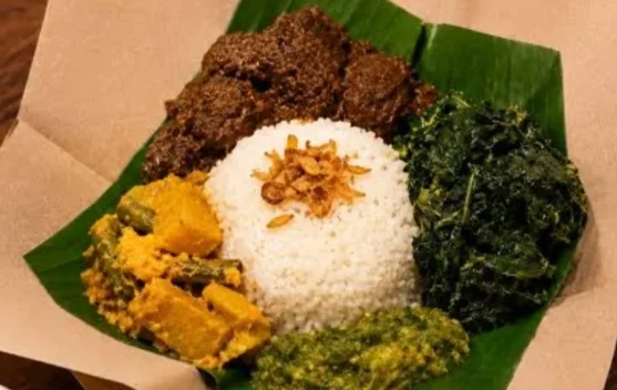 Sajian Keunikan Nasi Padang Terkandung Makna yang dalam