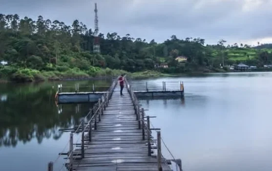 Pesona Keindahan dan Legenda Cinta Situ Patenggang