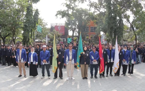 ISBI Bandung Berangkatkan 214 Mahasiswa KKN Reguler dan Delegasi ke Pangandaran