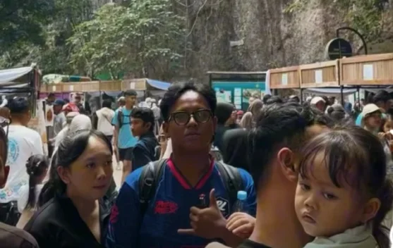 Sensasi Berbelanja Unik di Pasar Leuweung Tahura
