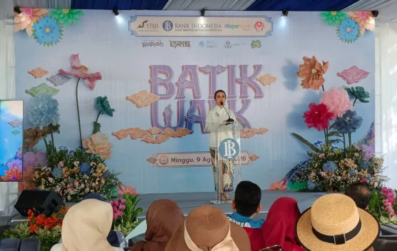 Semarakkan Road to Jambore Batik 2026, Masyarakat Meriahkan Batik Walk di Bandung