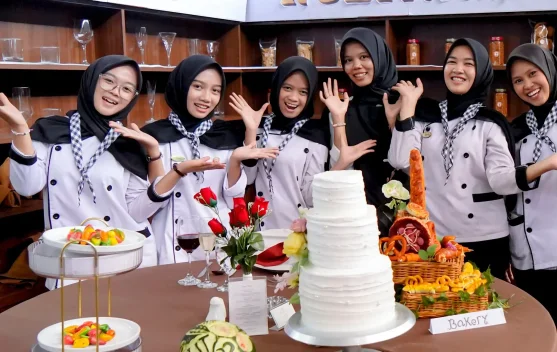 Kegiatan Sosial Siswa dalam Rangka HUT SMKN 1 Ciamis