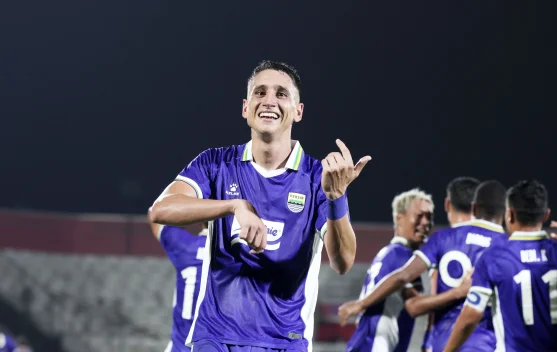 Selebrasi Gesek Biola Luka Menalo ternyata Punya Cerita