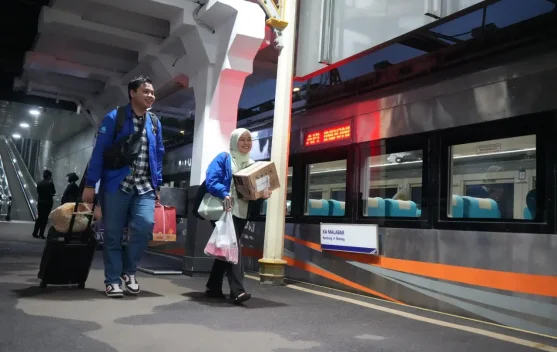 Liburan Maulid Nabi, Puluhan Ribu Orang Gunakan Kereta