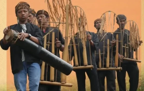 Angklung Dogdog Lojor: Harmoni Tradisi Khas banten