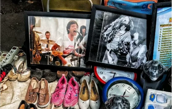 Berburu Barang Antik dan Unik di Pasar Loak Astanaanyar