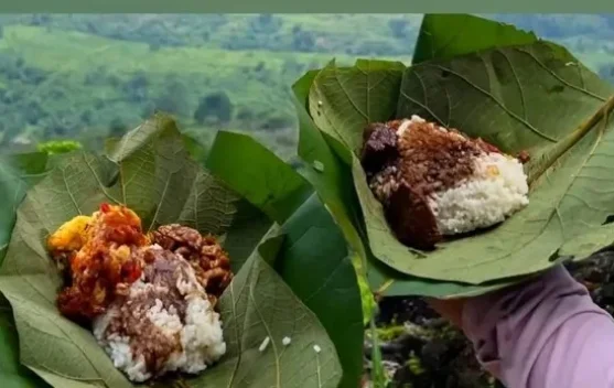 Kelezatan dan Filosofi di Balik Nasi Jamblang