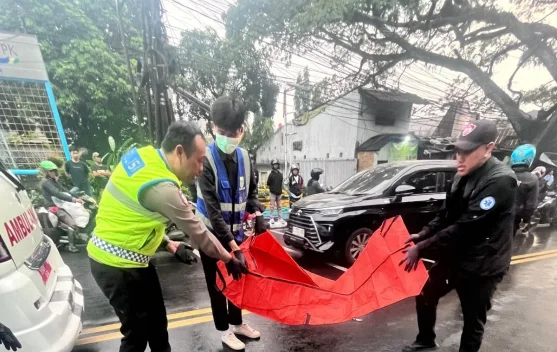 Kecelakaan di Jalan AH Nasution Bandung, Seorang Pengendara Motor Meninggal
