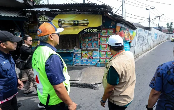 Tinjau Tiga Titik Rawan Banjir di Cibiru, Farhan Siapkan Normalisasi Drainase